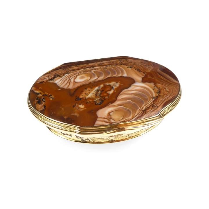 Gold mounted banded agate oval box, with hunting motifs